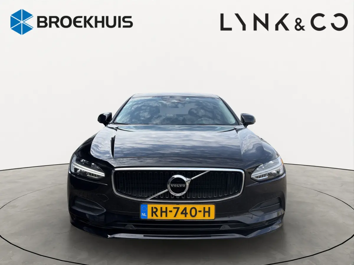 D3 Momentum+ | Leder | Adaptive Cruise | Blis | | Apple Carplay/Android Auto|telefoonintegratie premium | Audio-navigatie full map + hard disk | Buitenspiegel(s) automatisch dimmend