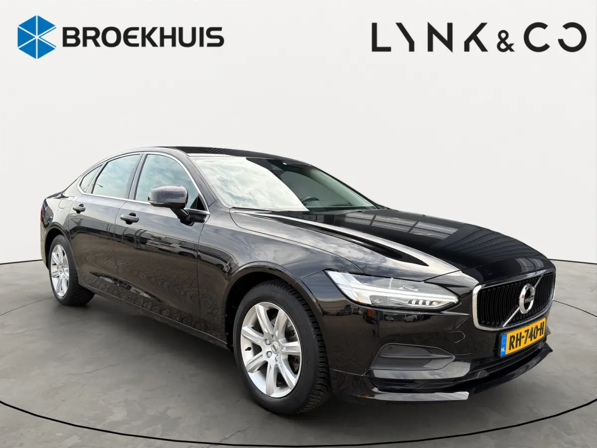 D3 Momentum+ | Leder | Adaptive Cruise | Blis | | Apple Carplay/Android Auto|telefoonintegratie premium | Audio-navigatie full map + hard disk | Buitenspiegel(s) automatisch dimmend