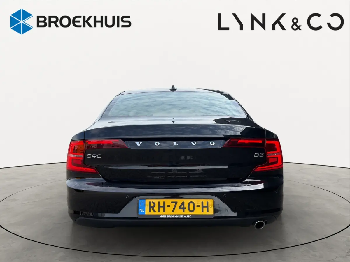 D3 Momentum+ | Leder | Adaptive Cruise | Blis | | Apple Carplay/Android Auto|telefoonintegratie premium | Audio-navigatie full map + hard disk | Buitenspiegel(s) automatisch dimmend