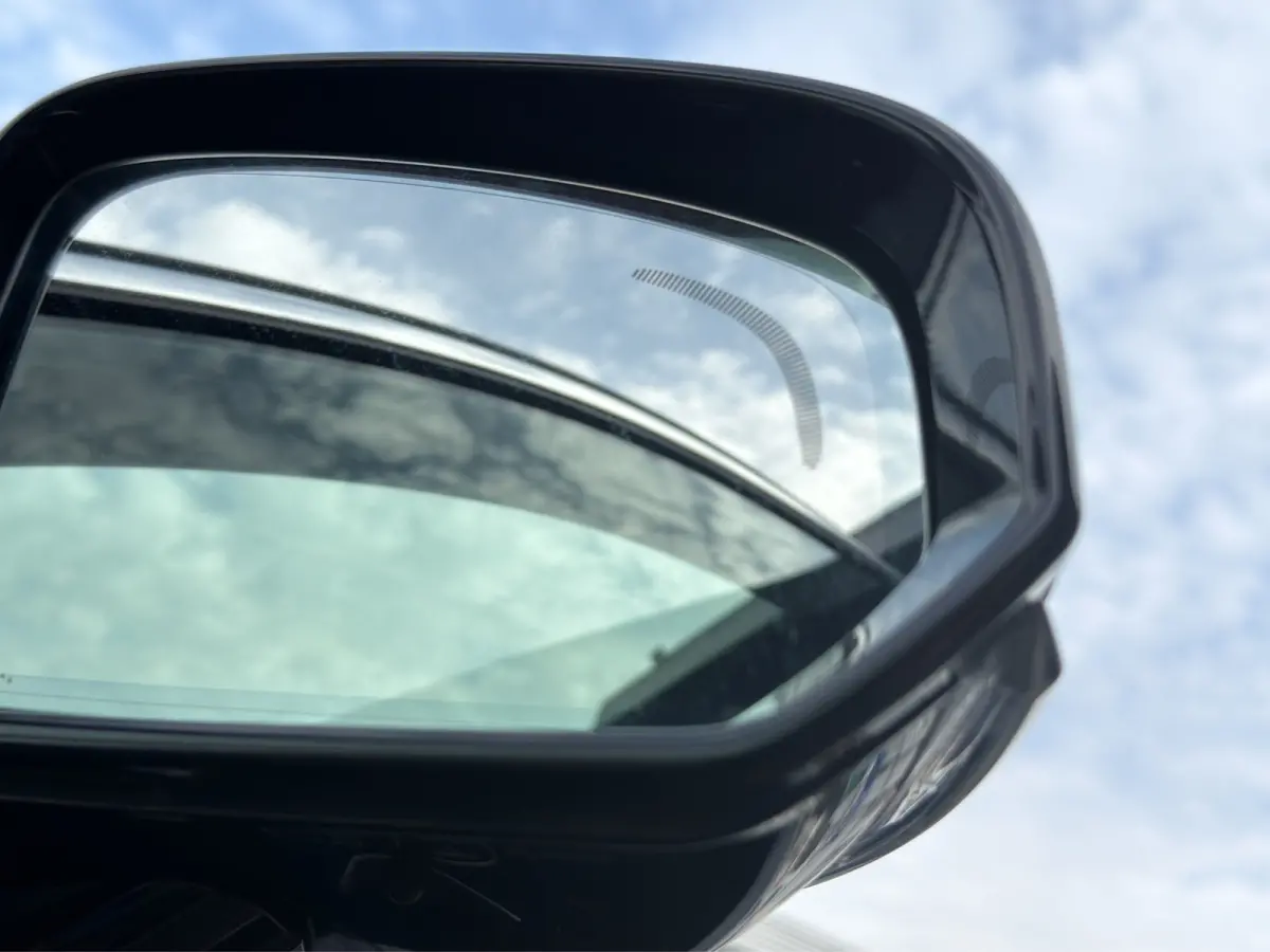 D3 Momentum+ | Leder | Adaptive Cruise | Blis | | Apple Carplay/Android Auto|telefoonintegratie premium | Audio-navigatie full map + hard disk | Buitenspiegel(s) automatisch dimmend