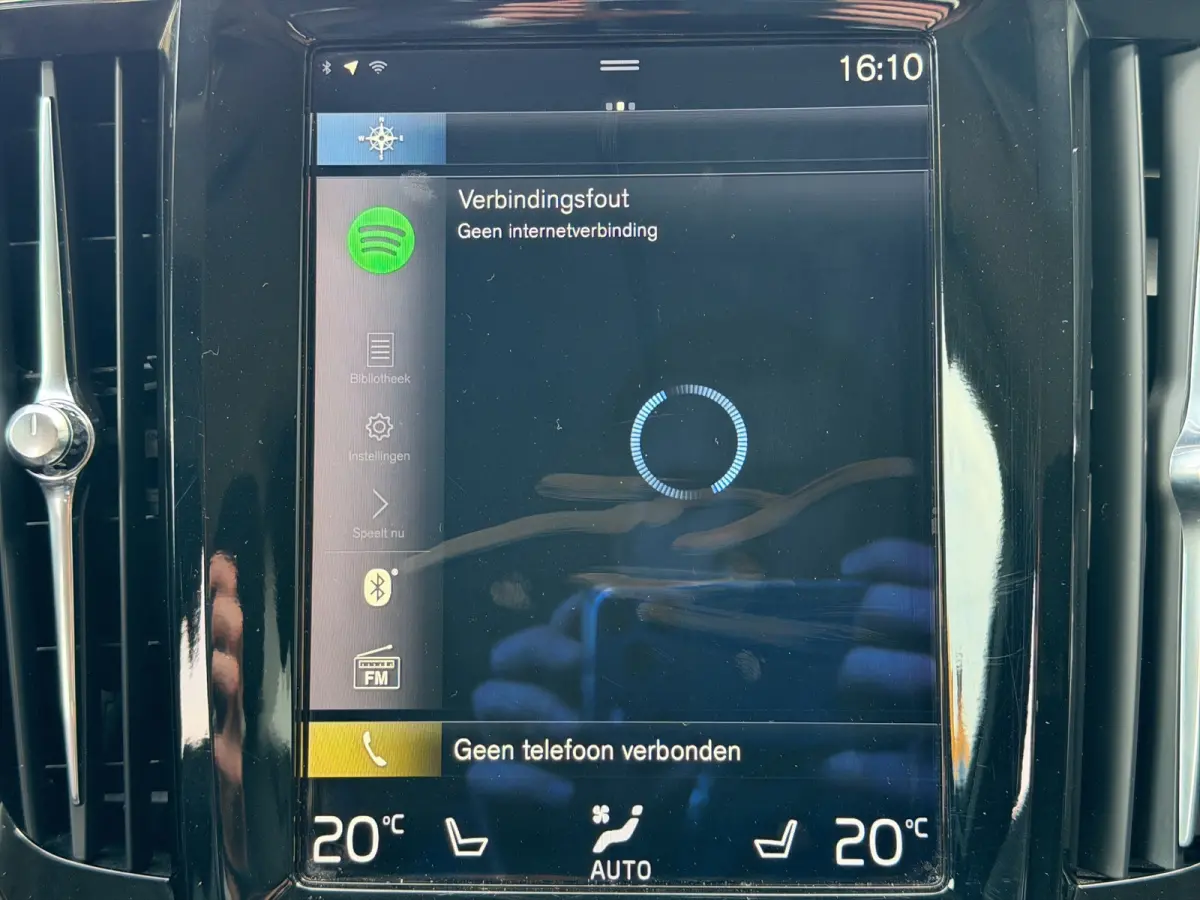D3 Momentum+ | Leder | Adaptive Cruise | Blis | | Apple Carplay/Android Auto|telefoonintegratie premium | Audio-navigatie full map + hard disk | Buitenspiegel(s) automatisch dimmend