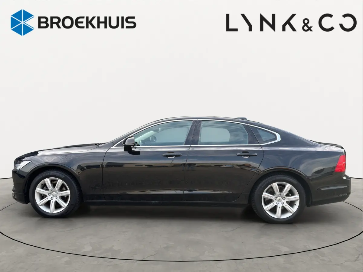 D3 Momentum+ | Leder | Adaptive Cruise | Blis | | Apple Carplay/Android Auto|telefoonintegratie premium | Audio-navigatie full map + hard disk | Buitenspiegel(s) automatisch dimmend