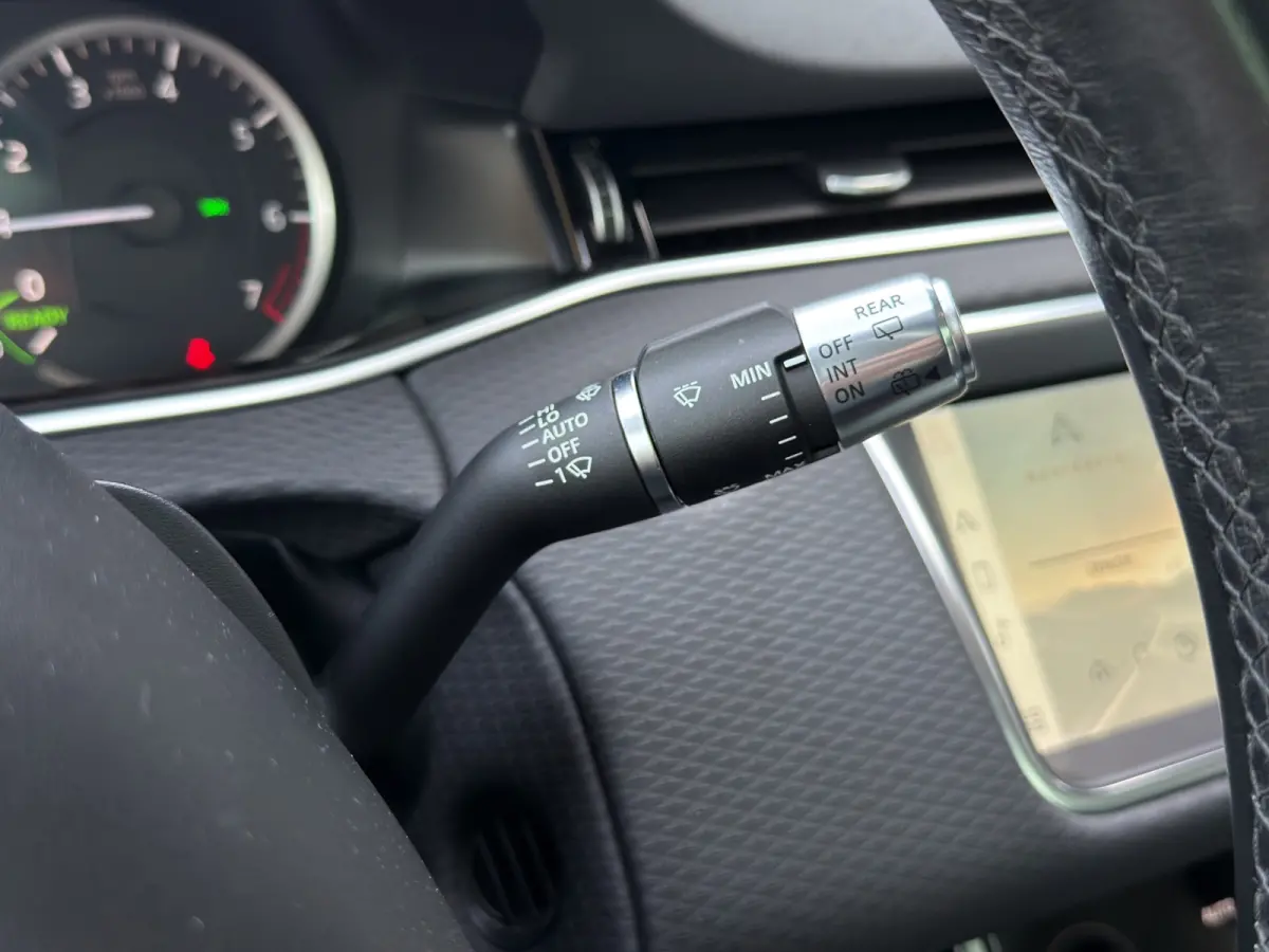 1.5 P300e AWD SE 309 PK Panoramadak | Volleder | 360 Camera | Elektrische stoel | | 18" Velgen | Apple Carplay/Android Auto|telefoonintegratie premium | Cruise control