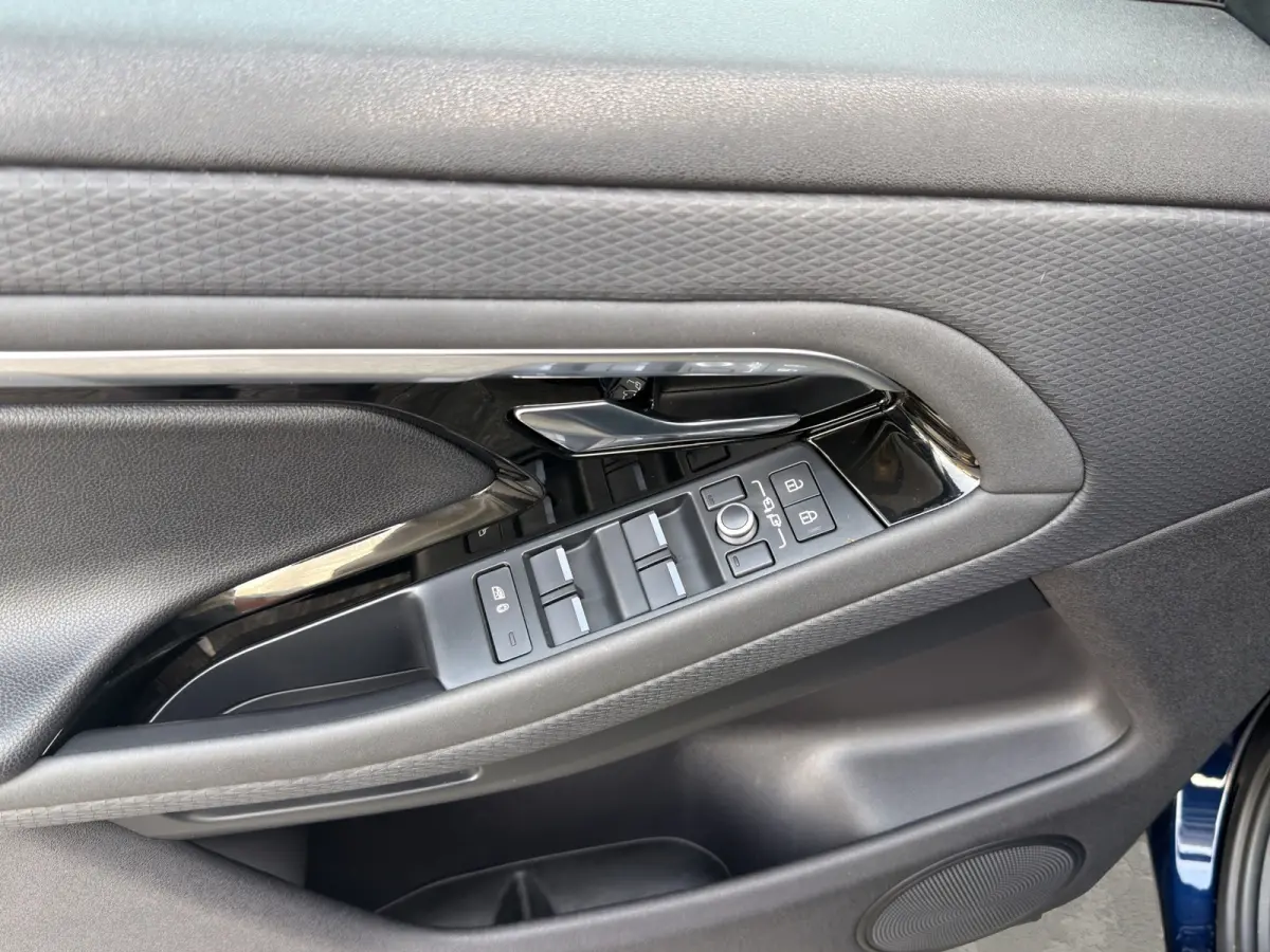 1.5 P300e AWD SE 309 PK Panoramadak | Volleder | 360 Camera | Elektrische stoel | | 18" Velgen | Apple Carplay/Android Auto|telefoonintegratie premium | Cruise control