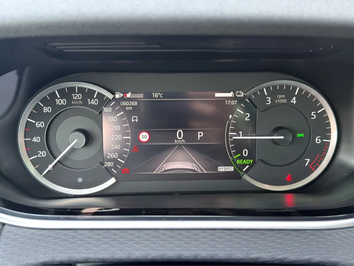 1.5 P300e AWD SE 309 PK Panoramadak | Volleder | 360 Camera | Elektrische stoel | | 18" Velgen | Apple Carplay/Android Auto|telefoonintegratie premium | Cruise control