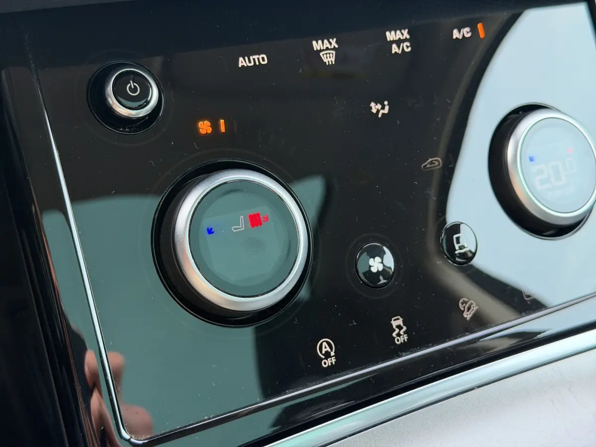 1.5 P300e AWD SE 309 PK Panoramadak | Volleder | 360 Camera | Elektrische stoel | | 18" Velgen | Apple Carplay/Android Auto|telefoonintegratie premium | Cruise control