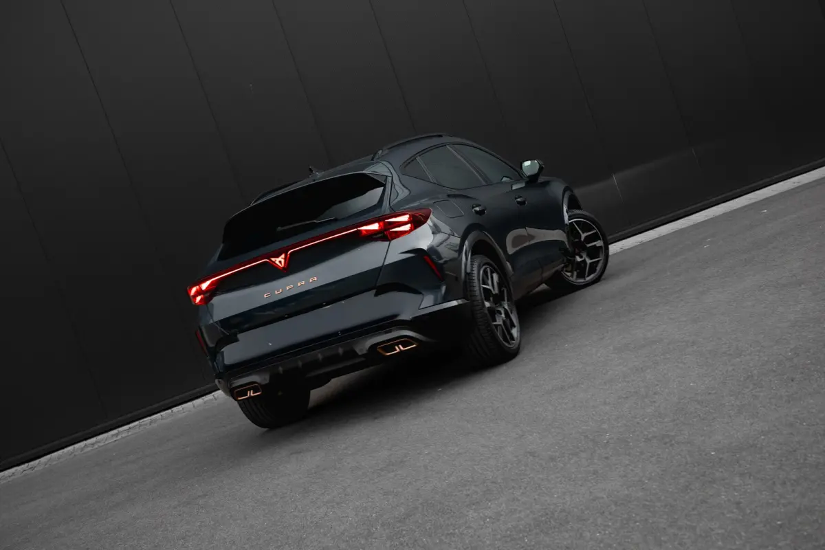 1.5 TSI e-Hybrid 272 PK VZ Performance Trekhaak | 360 Camera | Sennheiser | Panoramadak | Leder interieur | 19"