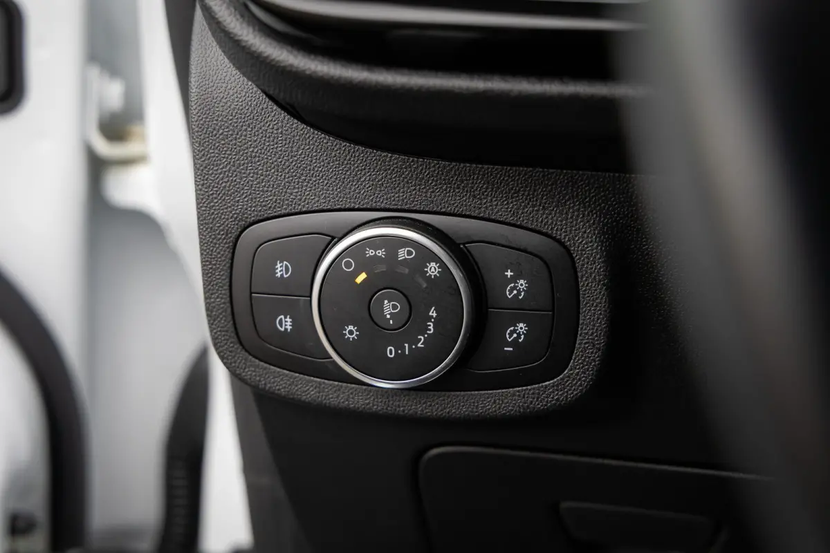 1.0 EcoBoost Titanium | 100% dealer onderhouden | Navigatie incl. bluetooth | Cruise control | Climate controle | DAB - audio