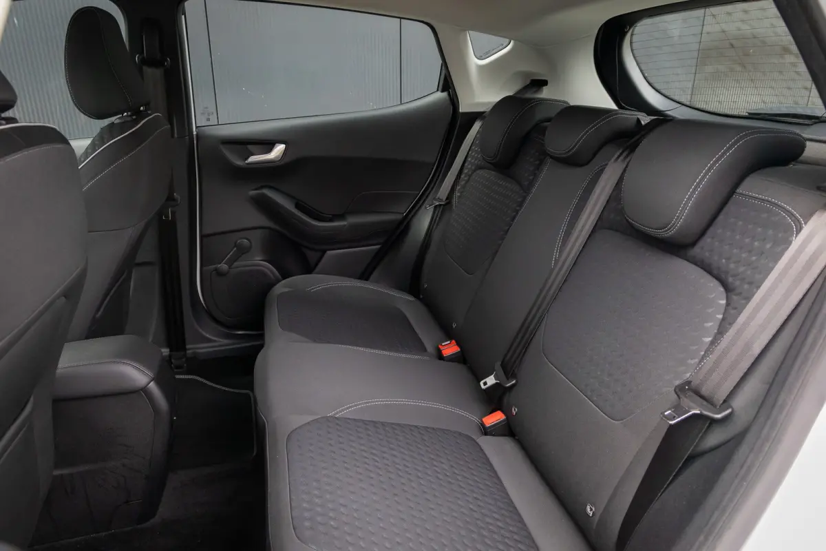 1.0 EcoBoost Titanium | 100% dealer onderhouden | Navigatie incl. bluetooth | Cruise control | Climate controle | DAB - audio