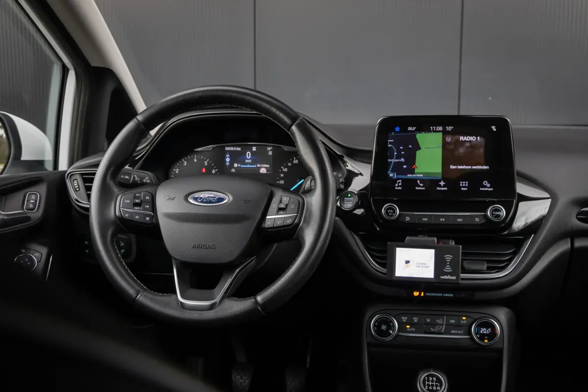 1.0 EcoBoost Titanium | 100% dealer onderhouden | Navigatie incl. bluetooth | Cruise control | Climate controle | DAB - audio