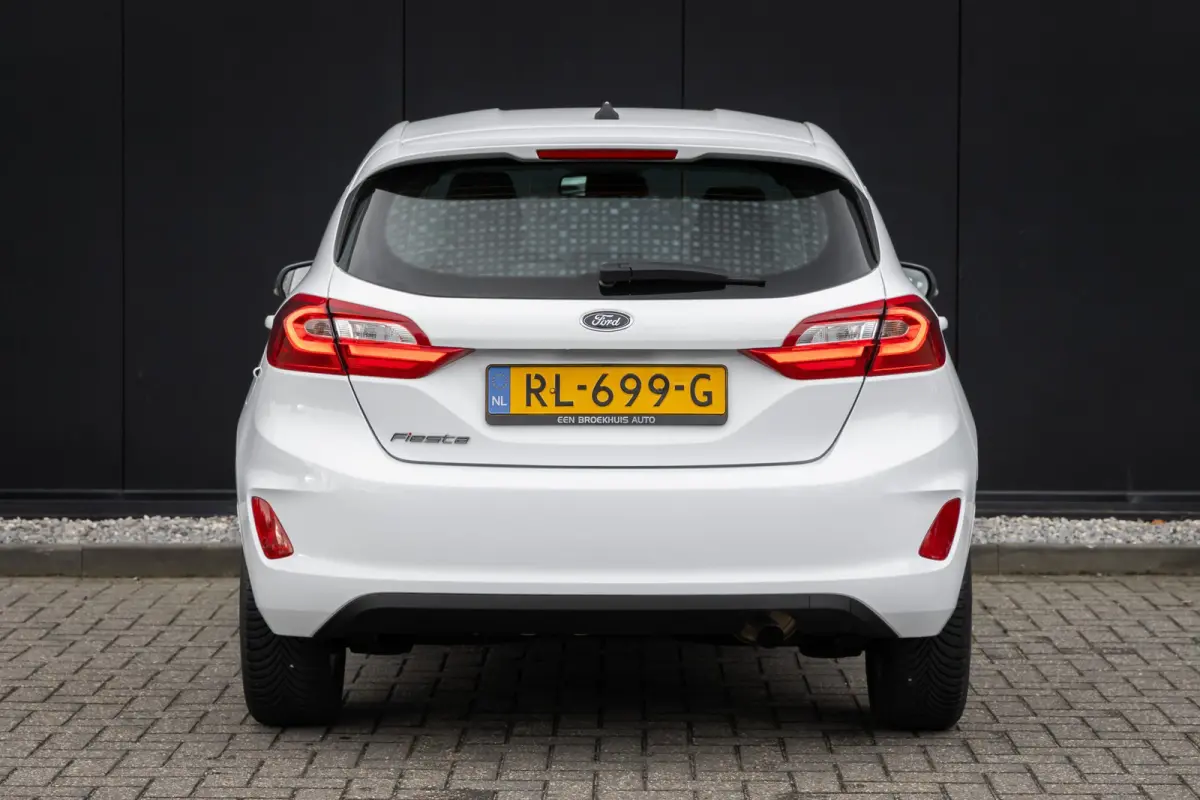 1.0 EcoBoost Titanium | 100% dealer onderhouden | Navigatie incl. bluetooth | Cruise control | Climate controle | DAB - audio