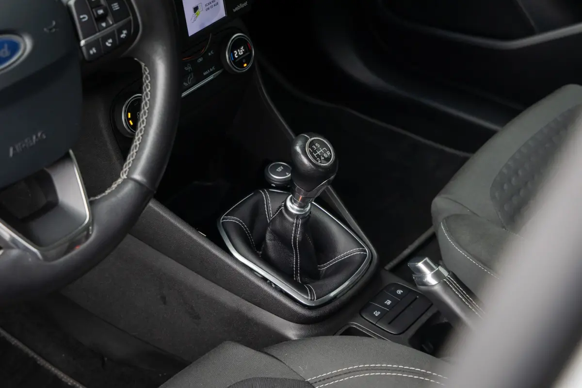 1.0 EcoBoost Titanium | 100% dealer onderhouden | Navigatie incl. bluetooth | Cruise control | Climate controle | DAB - audio