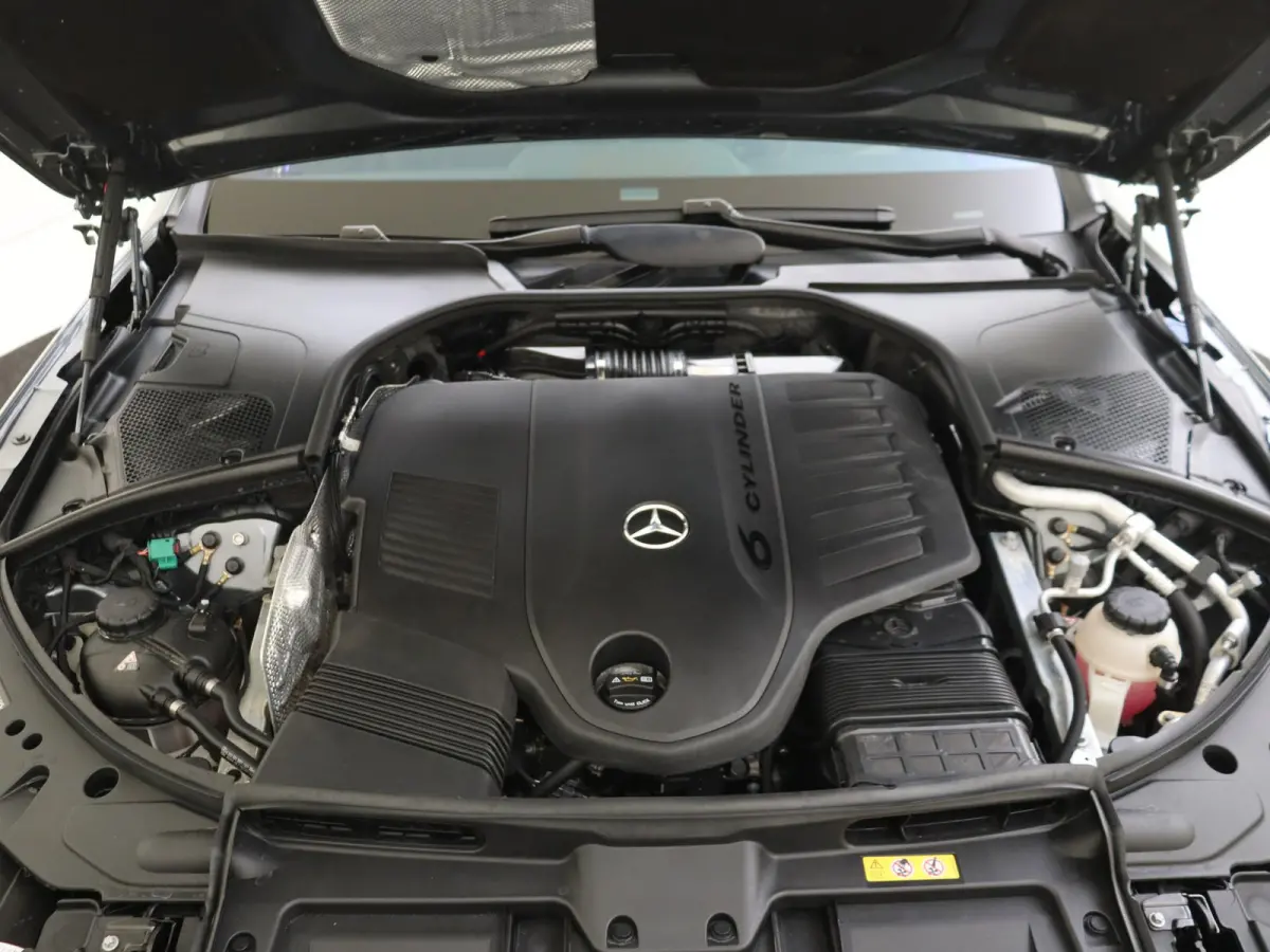 580 e Lang / AMG/ 20 inch/ Night/ Aug. Reality Head Up/ Rear Plus Pack/ Burmester 3D/