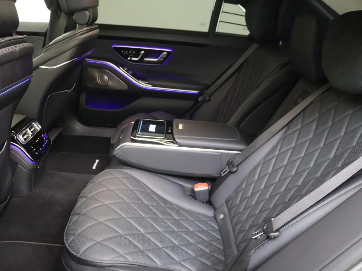 580 e Lang / AMG/ 20 inch/ Night/ Aug. Reality Head Up/ Rear Plus Pack/ Burmester 3D/