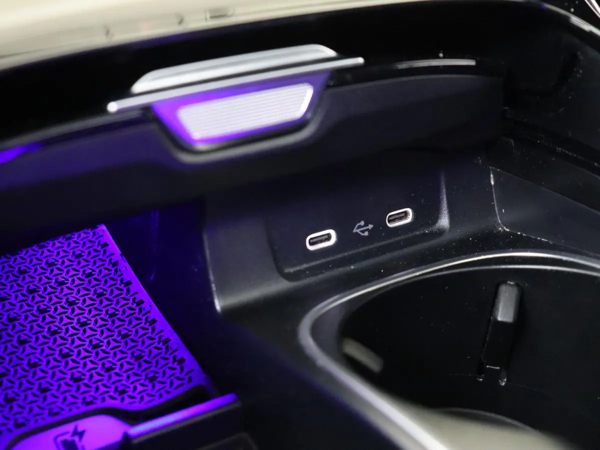 580 e Lang / AMG/ 20 inch/ Night/ Aug. Reality Head Up/ Rear Plus Pack/ Burmester 3D/