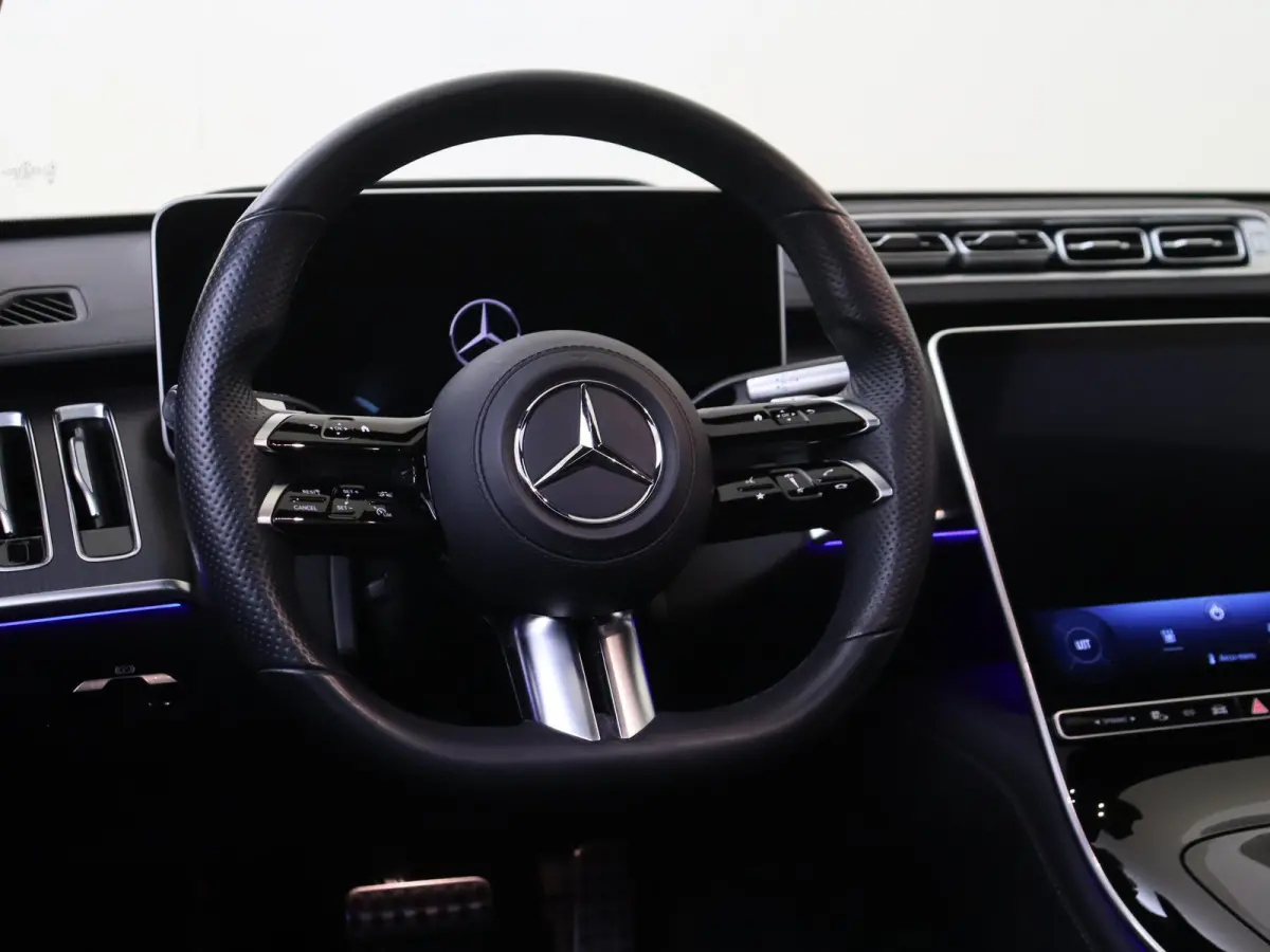 580 e Lang / AMG/ 20 inch/ Night/ Aug. Reality Head Up/ Rear Plus Pack/ Burmester 3D/