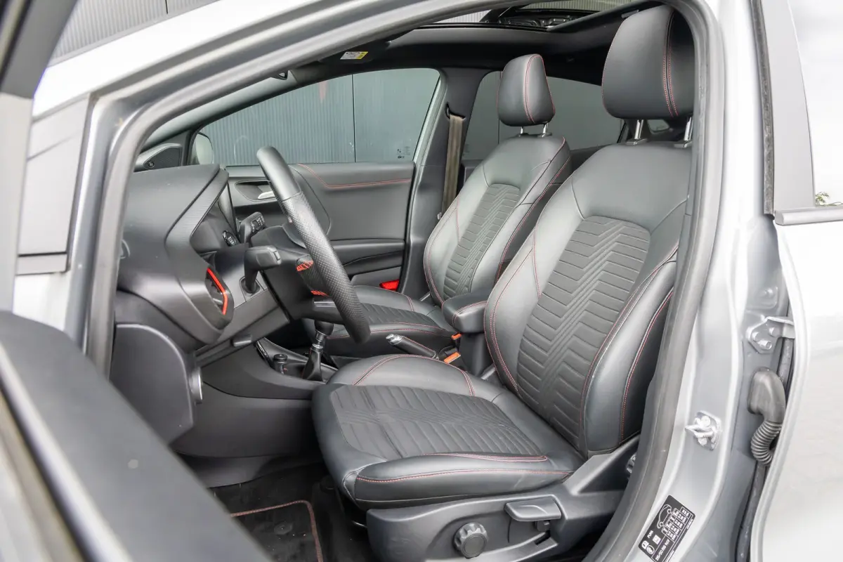 1.0 EcoBoost ST-Line X | Dealer o.h. | Panoramadak | Parkeer-camera | Winter-pack | B&O Audio | LED verlichting | 18''