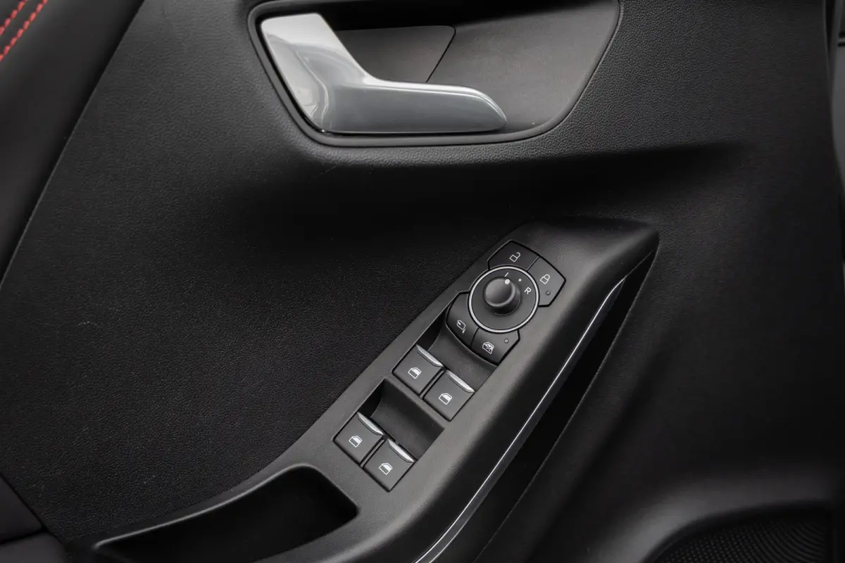 1.0 EcoBoost ST-Line X | Dealer o.h. | Panoramadak | Parkeer-camera | Winter-pack | B&O Audio | LED verlichting | 18''