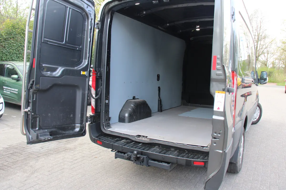 350 2.0 TDCI L3H2 | ORIGINEEL NEDERLANDS! | 1 EIGENAAR! | DEALER ONDERHOUDEN! | CAMERA | RAPTOR GRILL | CRUISE | STOELVERWARMING | VOORRUITVERWARMING | TREKHAAK | TRAP | IMPERIAAL | PRACHTIG
