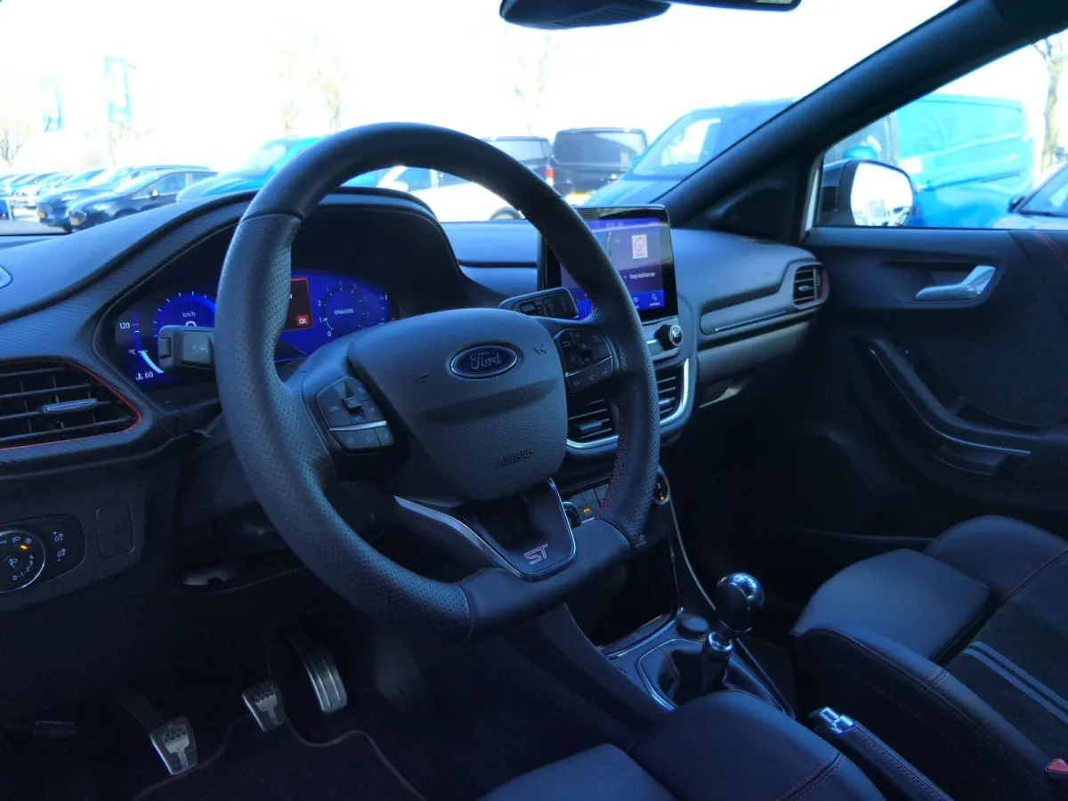 1.5 EcoBoost 200pk ST-X Ford Performance Stoelen! | B&O | Winter Pakket | Navi |