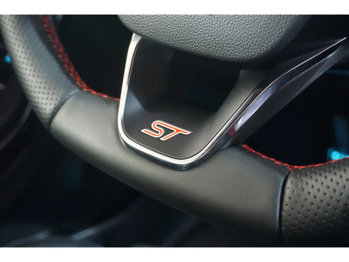1.5 EcoBoost 200pk ST-X Ford Performance Stoelen! | B&O | Winter Pakket | Navi |