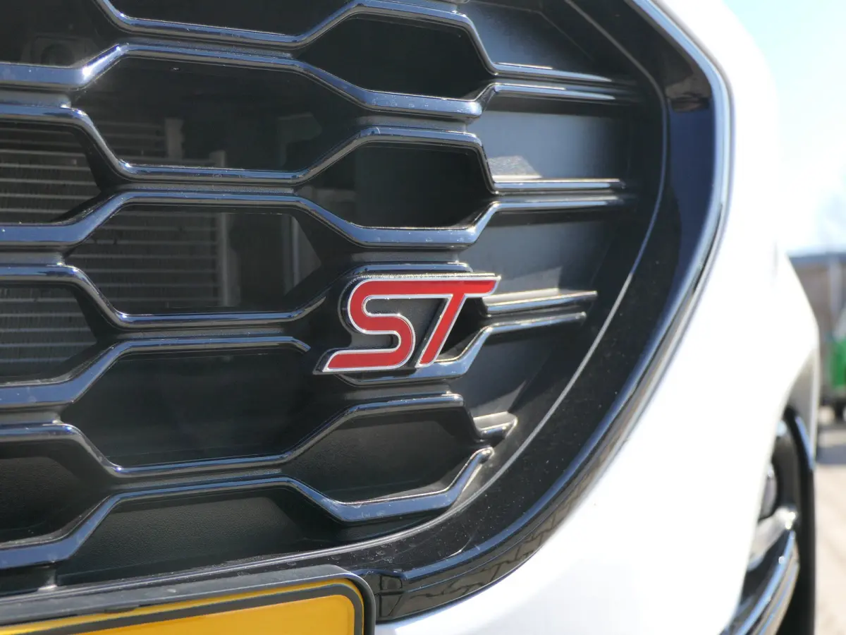 1.5 EcoBoost 200pk ST-X Ford Performance Stoelen! | B&O | Winter Pakket | Navi |