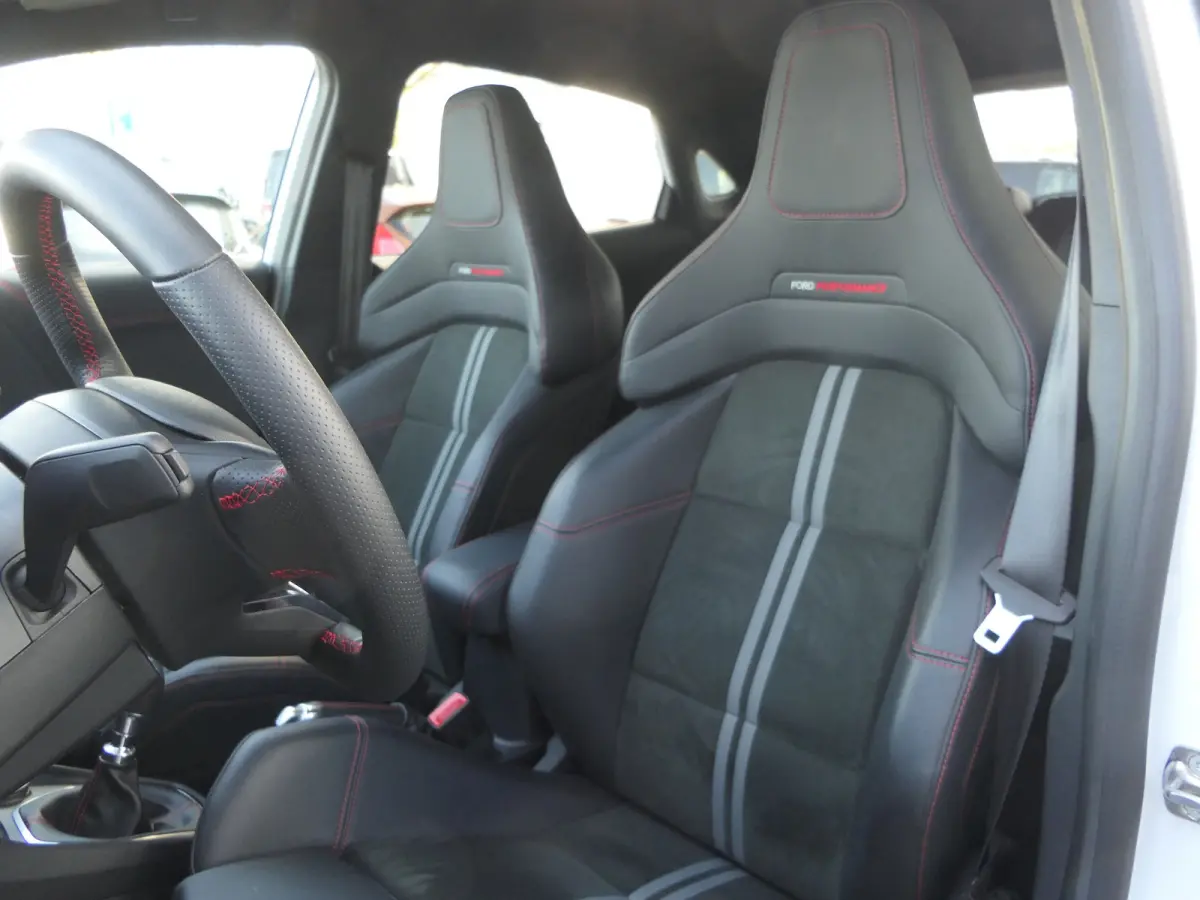 1.5 EcoBoost 200pk ST-X Ford Performance Stoelen! | B&O | Winter Pakket | Navi |