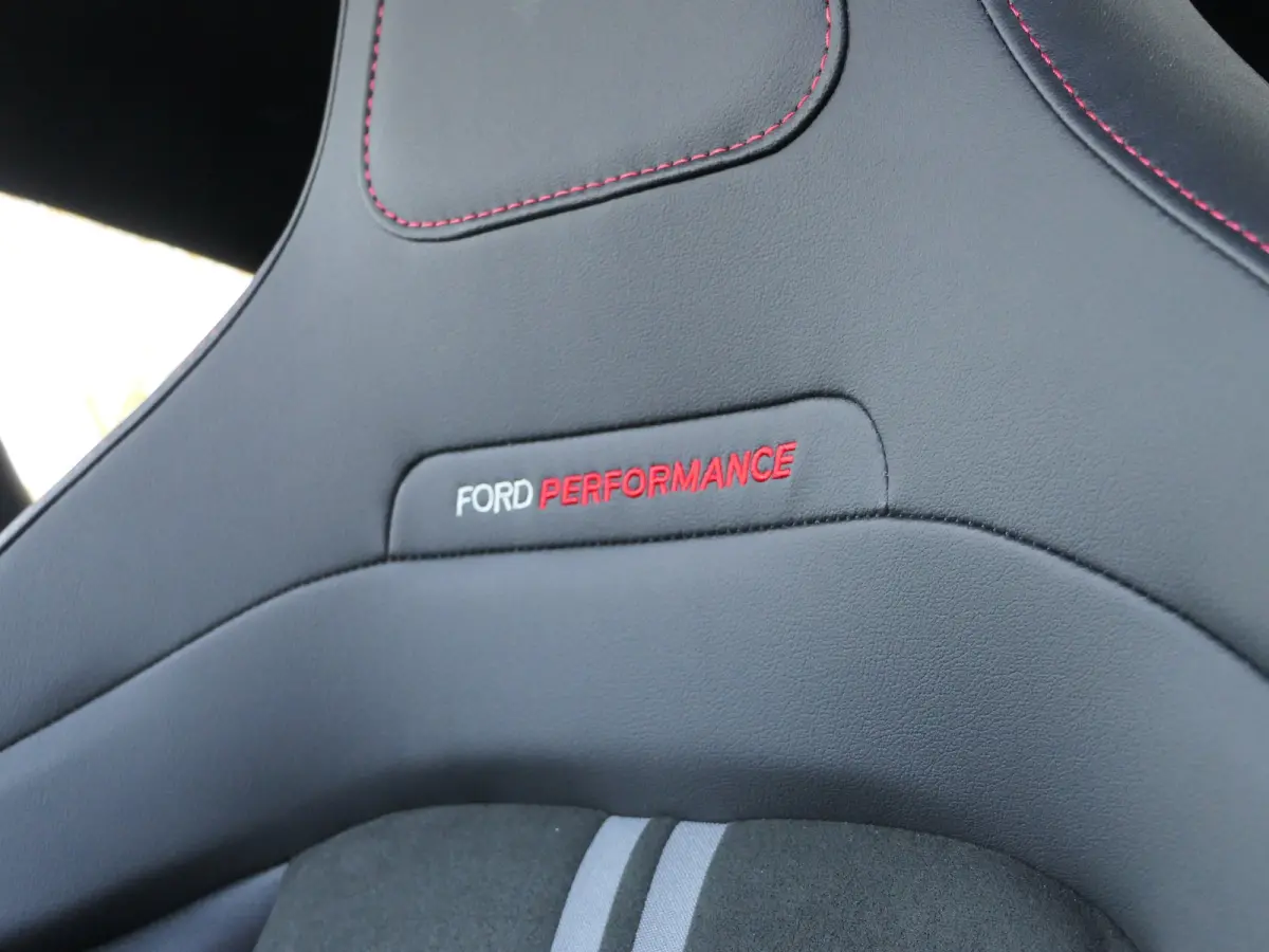 1.5 EcoBoost 200pk ST-X Ford Performance Stoelen! | B&O | Winter Pakket | Navi |