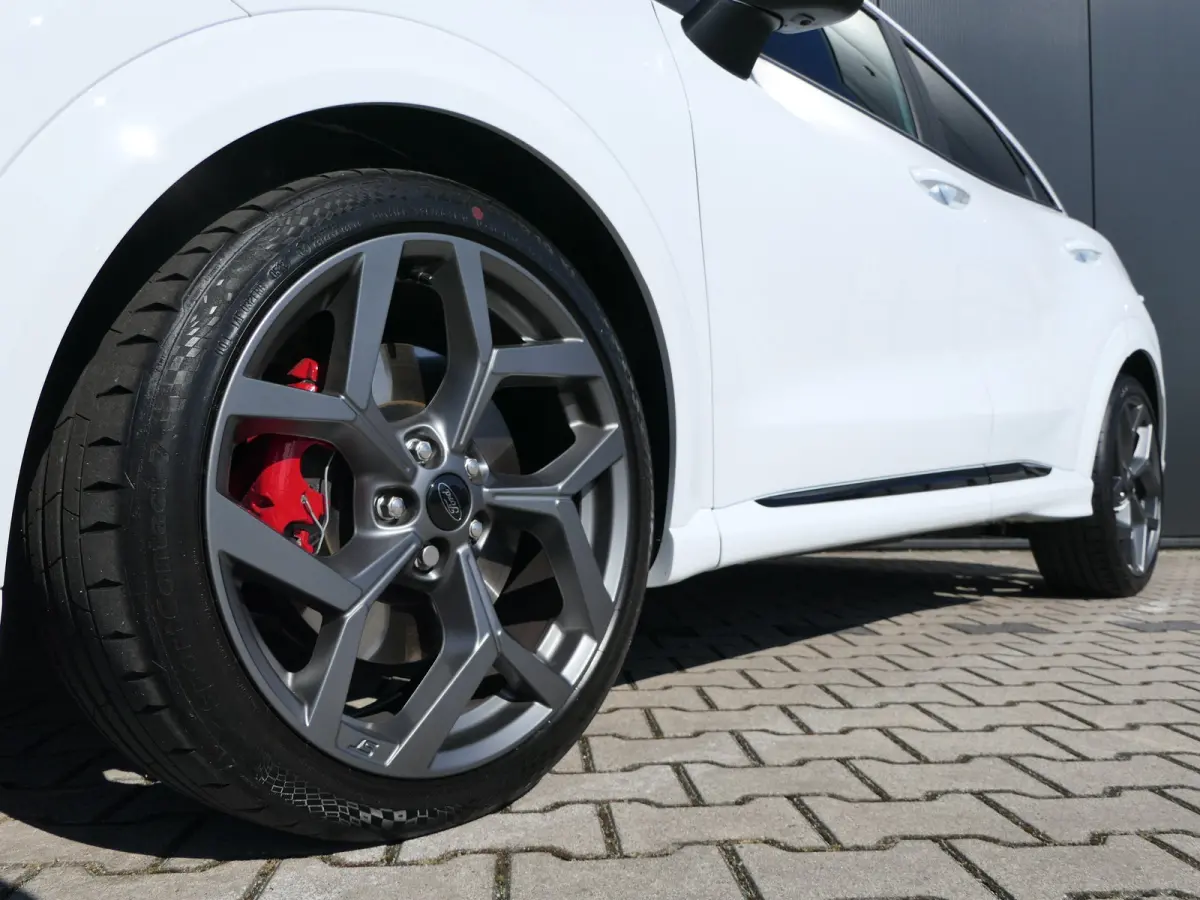 1.5 EcoBoost 200pk ST-X Ford Performance Stoelen! | B&O | Winter Pakket | Navi |