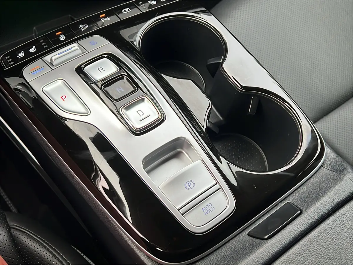 1.6 T-GDI 265pk PHEV Premium 4WD | Leder | Carplay | Climate | Keyless | Navigatie | Elek. Klep | Full - Led | 360 Camera | KRELL Audio | Elek. Stoelen | 19" Lichtmetaal | Winterpakket | Sto