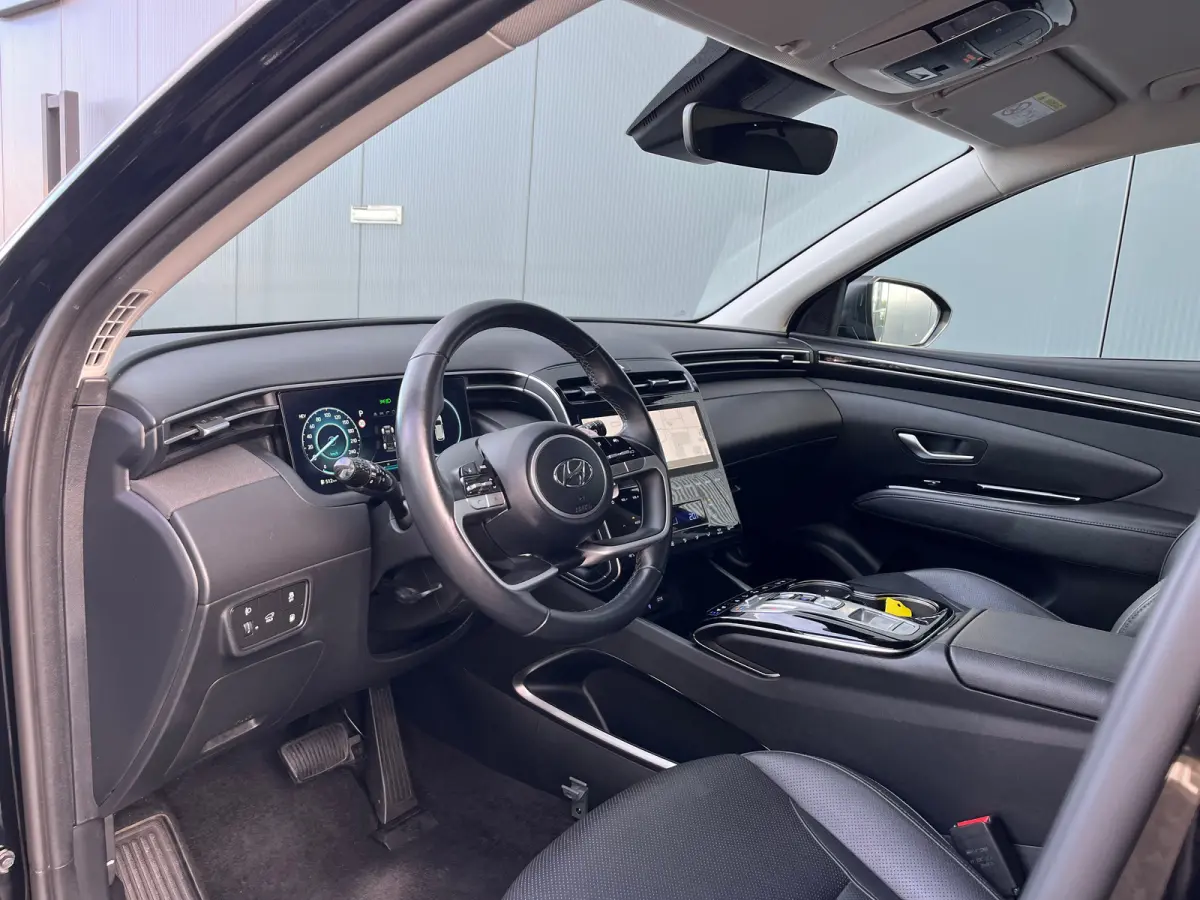 1.6 T-GDI 265pk PHEV Premium 4WD | Leder | Carplay | Climate | Keyless | Navigatie | Elek. Klep | Full - Led | 360 Camera | KRELL Audio | Elek. Stoelen | 19" Lichtmetaal | Winterpakket | Sto