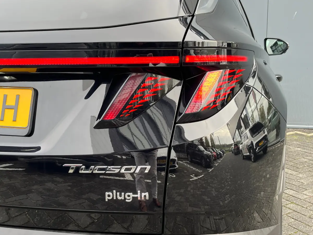 1.6 T-GDI 265pk PHEV Premium 4WD | Leder | Carplay | Climate | Keyless | Navigatie | Elek. Klep | Full - Led | 360 Camera | KRELL Audio | Elek. Stoelen | 19" Lichtmetaal | Winterpakket | Sto