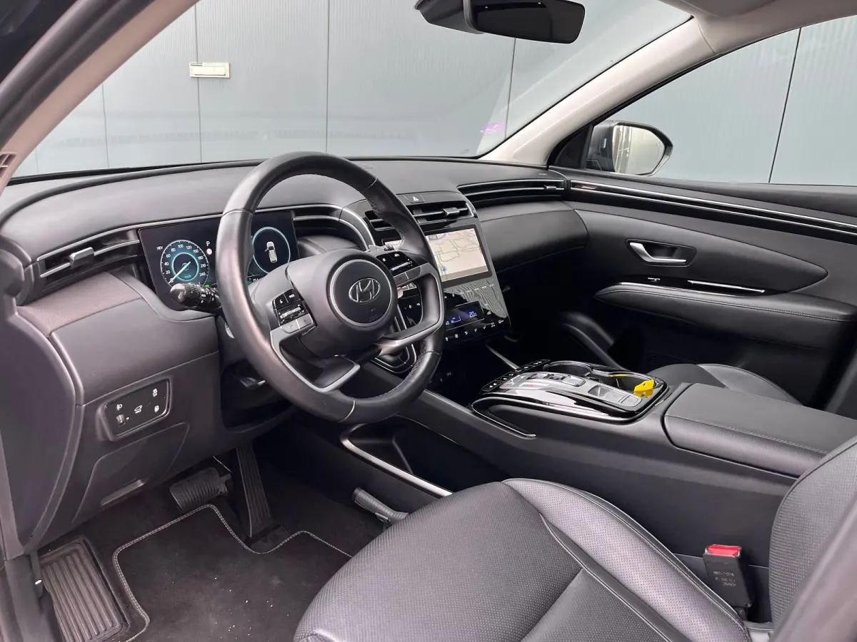 1.6 T-GDI 265pk PHEV Premium 4WD | Leder | Carplay | Climate | Keyless | Navigatie | Elek. Klep | Full - Led | 360 Camera | KRELL Audio | Elek. Stoelen | 19" Lichtmetaal | Winterpakket | Sto