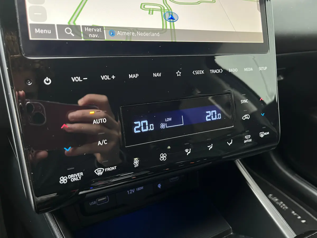1.6 T-GDI 265pk PHEV Premium 4WD | Leder | Carplay | Climate | Keyless | Navigatie | Elek. Klep | Full - Led | 360 Camera | KRELL Audio | Elek. Stoelen | 19" Lichtmetaal | Winterpakket | Sto