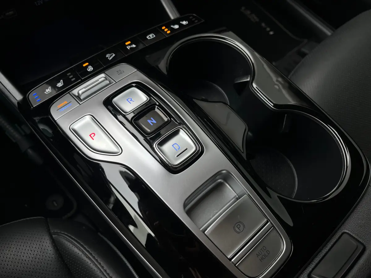1.6 T-GDI 265pk PHEV Premium 4WD | Leder | Carplay | Climate | Keyless | Navigatie | Elek. Klep | Full - Led | 360 Camera | KRELL Audio | Elek. Stoelen | 19" Lichtmetaal | Winterpakket | Sto