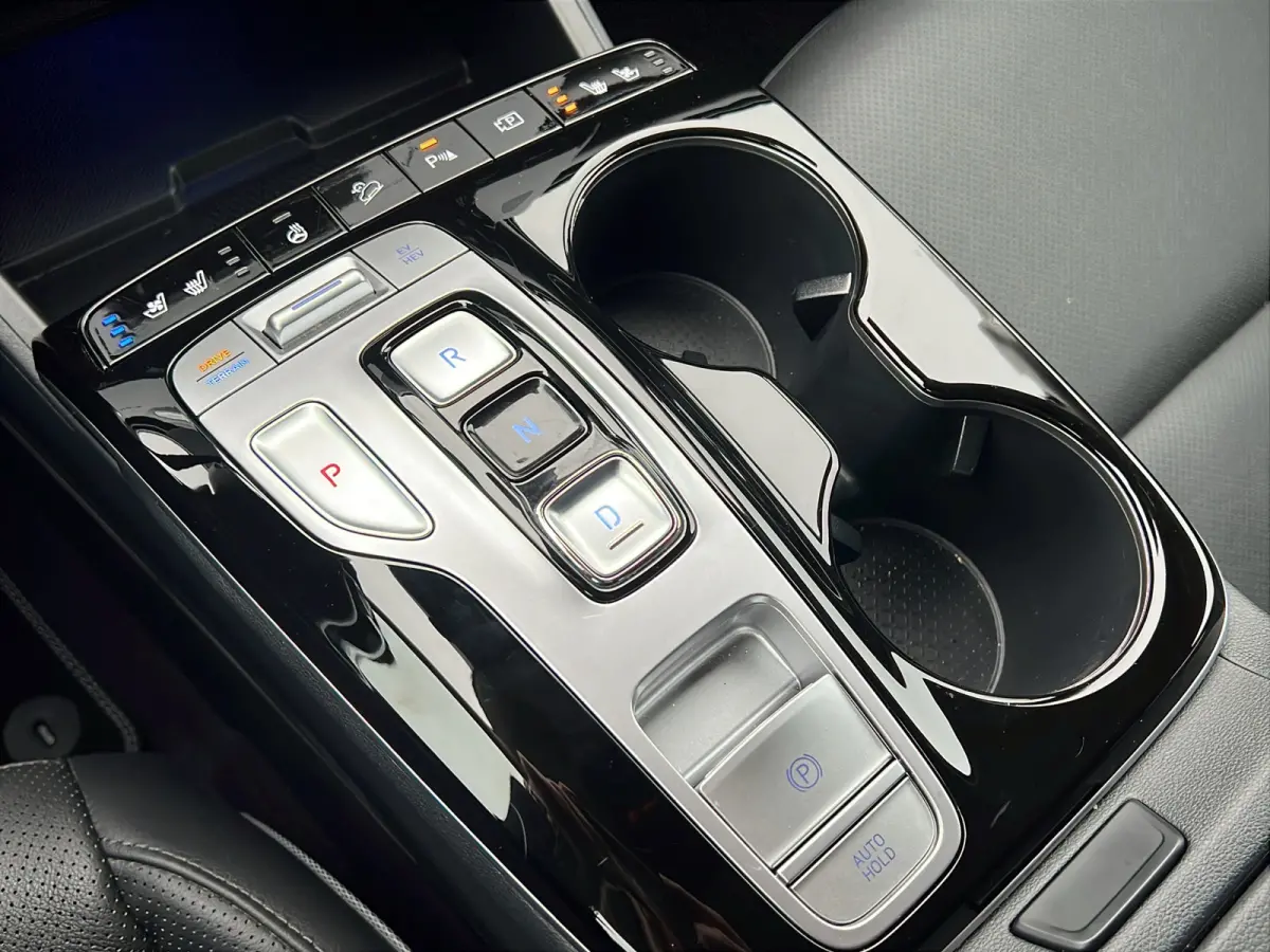 1.6 T-GDI 265pk PHEV Premium 4WD | Leder | Carplay | Climate | Keyless | Navigatie | Elek. Klep | Full - Led | 360 Camera | KRELL Audio | Elek. Stoelen | 19" Lichtmetaal | Winterpakket | Sto