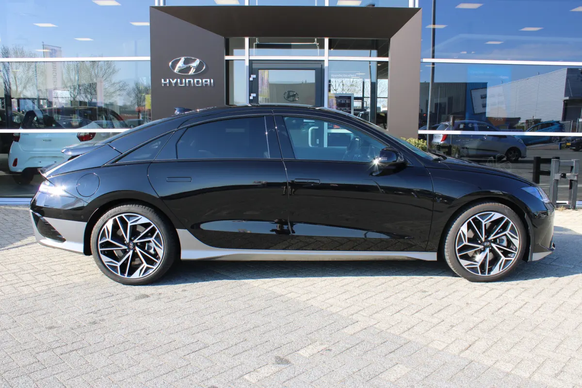 Lounge AWD 77 kWh | 1500KG trekgewicht | V2L | Elektrische stoelverstelling met geheugenfunctie | verwarming / ventilatie in voorstoelen | BOSE Audio | 360 graden camera | | Achterspoiler | 