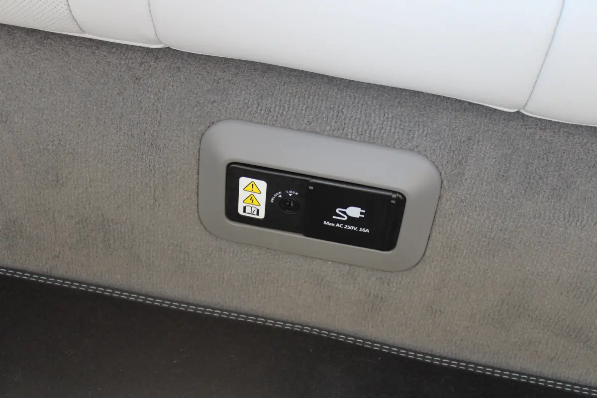 Lounge AWD 77 kWh | 1500KG trekgewicht | V2L | Elektrische stoelverstelling met geheugenfunctie | verwarming / ventilatie in voorstoelen | BOSE Audio | 360 graden camera | | Achterspoiler | 
