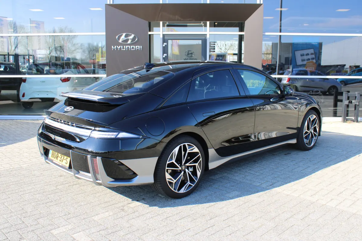 Lounge AWD 77 kWh | 1500KG trekgewicht | V2L | Elektrische stoelverstelling met geheugenfunctie | verwarming / ventilatie in voorstoelen | BOSE Audio | 360 graden camera | | Achterspoiler | 