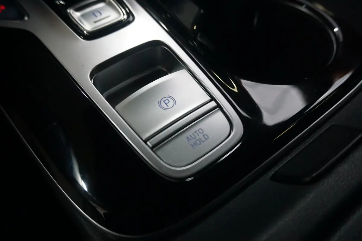 1.6 T-GDI PHEV Comfort Smart 4WD | Achteruitrijcamera | Cruise control adaptief met Stop&Go | Elektrisch bedienbare achterklep met sensorsturing