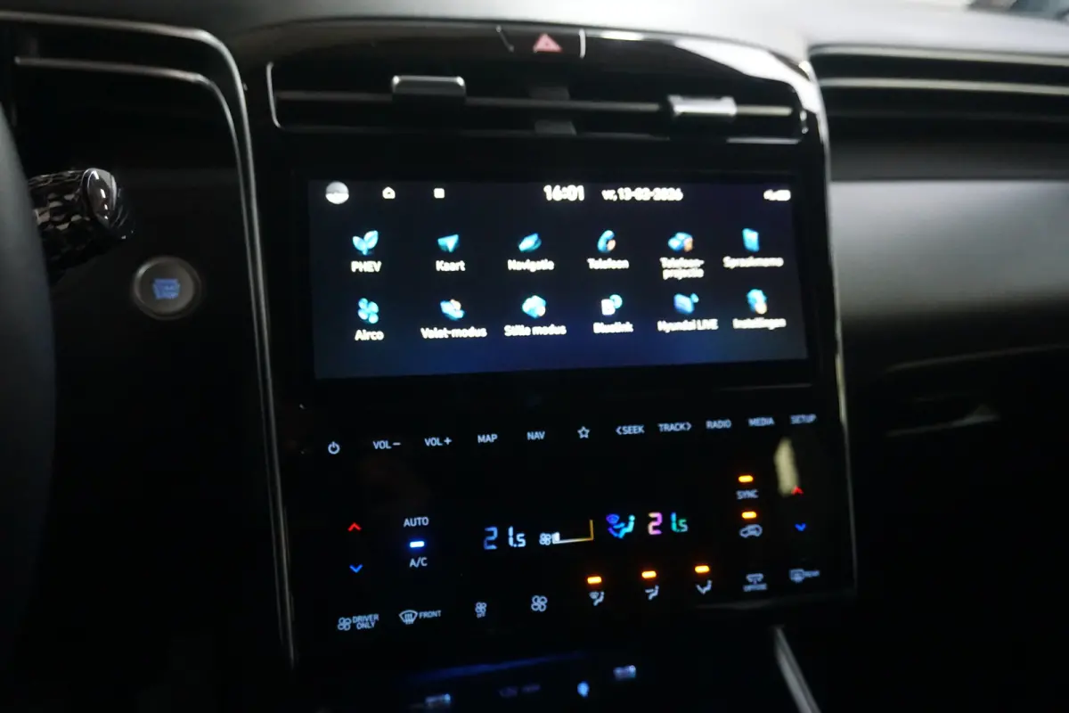1.6 T-GDI PHEV Comfort Smart 4WD | Achteruitrijcamera | Cruise control adaptief met Stop&Go | Elektrisch bedienbare achterklep met sensorsturing