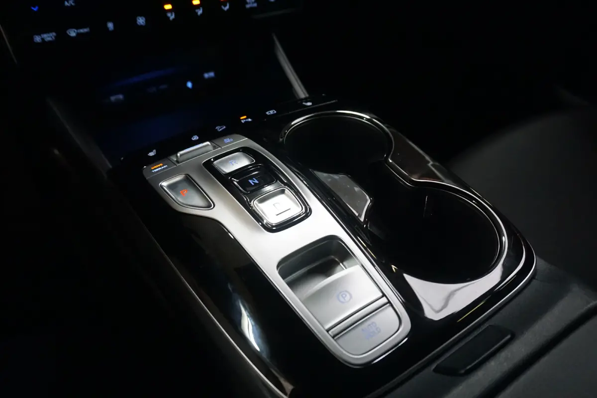 1.6 T-GDI PHEV Comfort Smart 4WD | Achteruitrijcamera | Cruise control adaptief met Stop&Go | Elektrisch bedienbare achterklep met sensorsturing