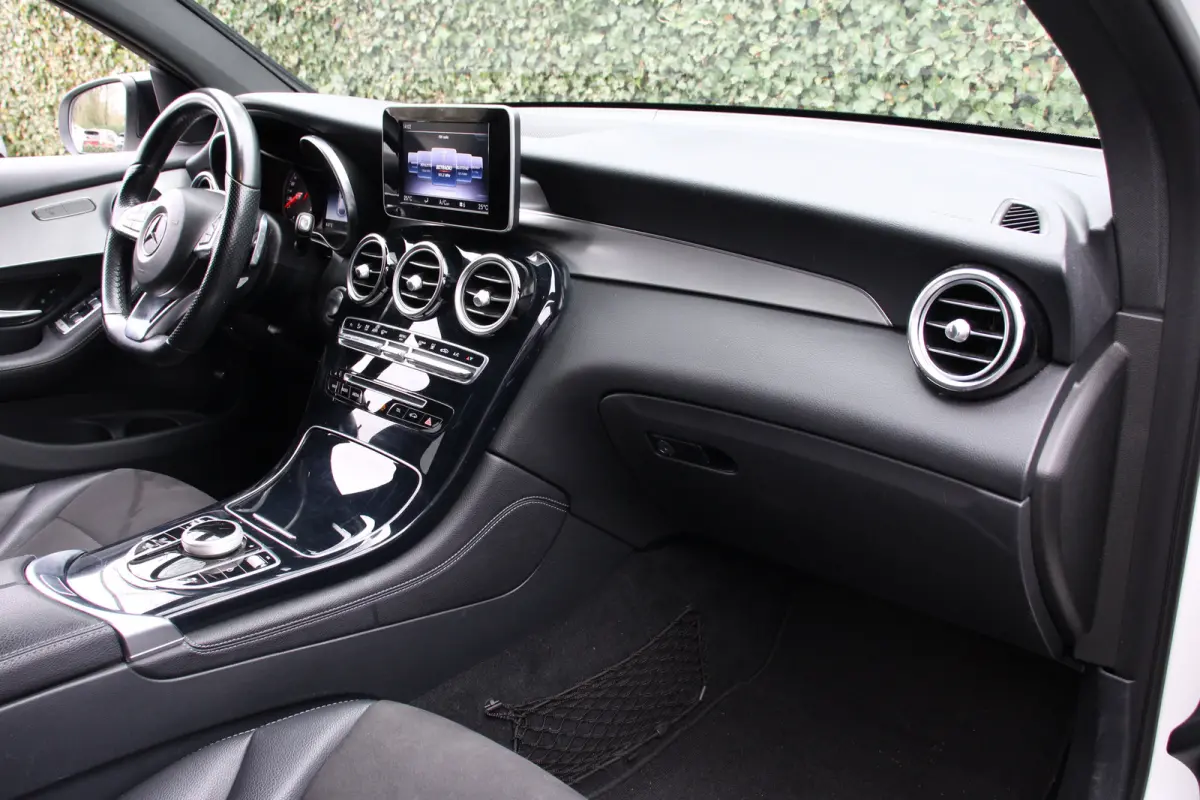 350e Business | NL-AUTO! | 1 EIGENAAR | LEDER | DODE HOEK | ADAPTIVE CRUISE | CAMERA | ELEKTR. STOELEN INCL VERWARMING | 20" LMV | PRACHTIGE STAAT!