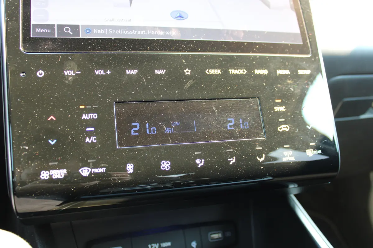 1.6 T-GDI PHEV Comfort Smart 4WD PHEV 265pk 4WD | Achteruitrijcamera | Actieve rijbaanassistentie (LKA) | Apple Carplay/Android Auto|telefoonintegratie premium