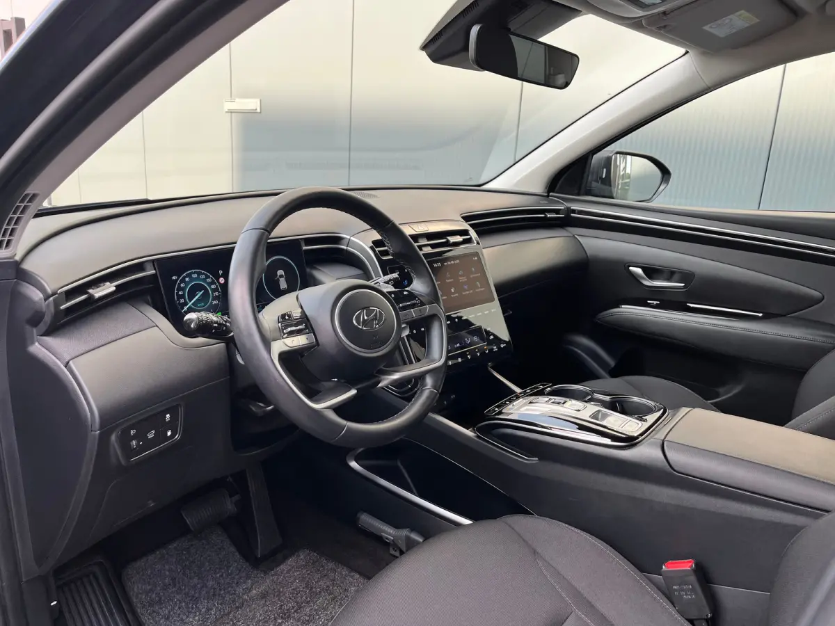 1.6 T-GDI 265pk PHEV Comfort Smart 4WD | Climate | Camera | Carplay | Keyless | Navigatie | Full - Led | Elek. Klep | Winterpakket | 19" Lichtmetaal | Krell Audio | Digitale Cockpit | Parkee