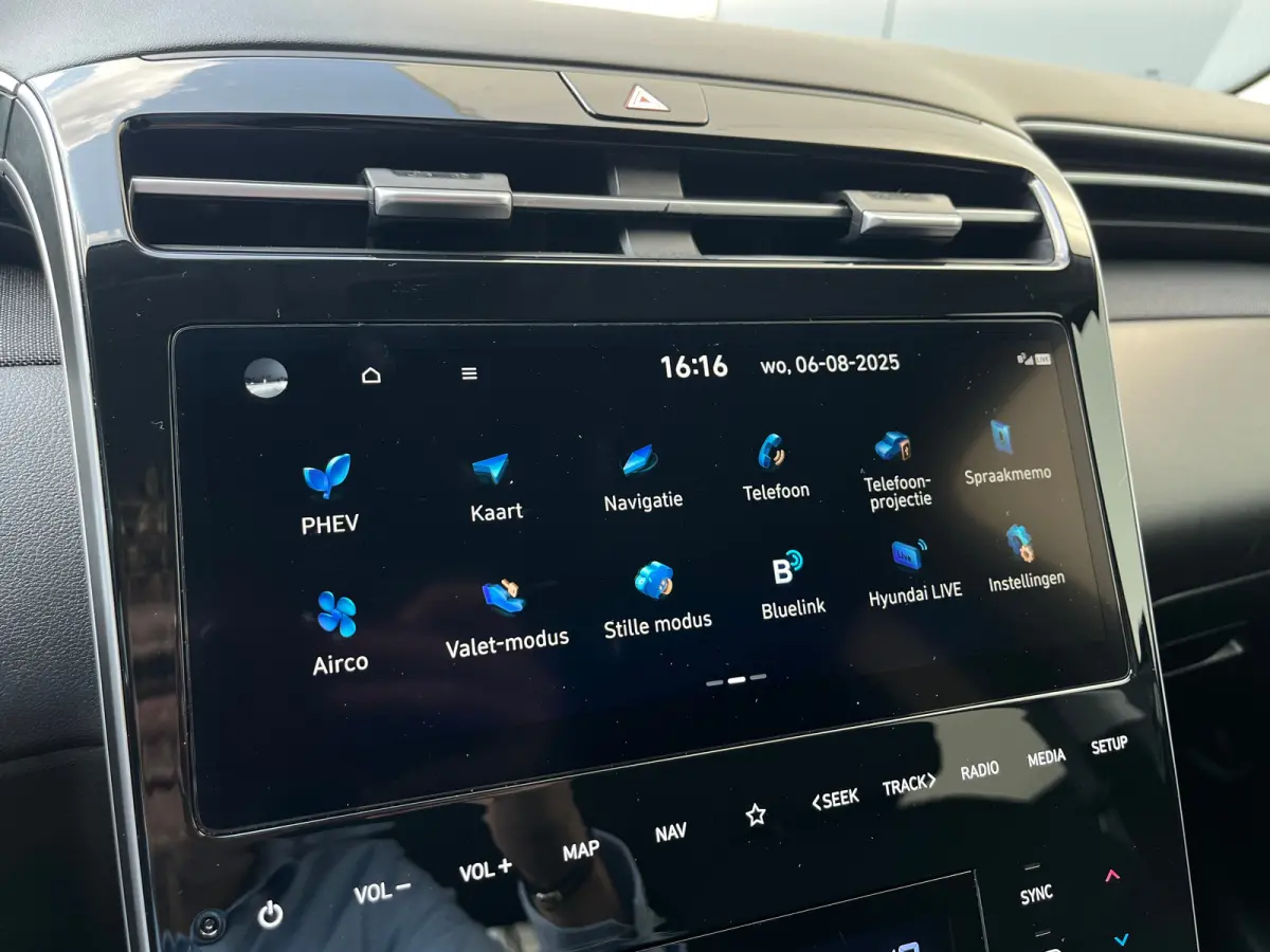 1.6 T-GDI 265pk PHEV Comfort Smart 4WD | Climate | Camera | Carplay | Keyless | Navigatie | Full - Led | Elek. Klep | Winterpakket | 19" Lichtmetaal | Krell Audio | Digitale Cockpit | Parkee