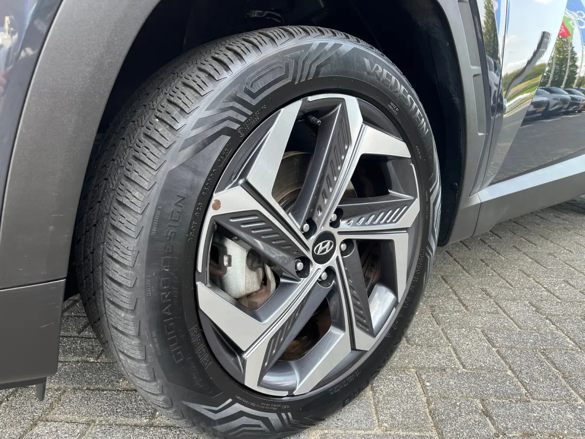 1.6 T-GDI 265pk PHEV Comfort Smart 4WD | Climate | Camera | Carplay | Keyless | Navigatie | Full - Led | Elek. Klep | Winterpakket | 19" Lichtmetaal | Krell Audio | Digitale Cockpit | Parkee