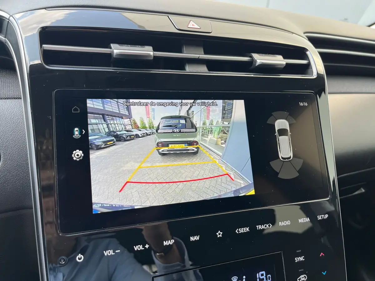 1.6 T-GDI 265pk PHEV Comfort Smart 4WD | Climate | Camera | Carplay | Keyless | Navigatie | Full - Led | Elek. Klep | Winterpakket | 19" Lichtmetaal | Krell Audio | Digitale Cockpit | Parkee