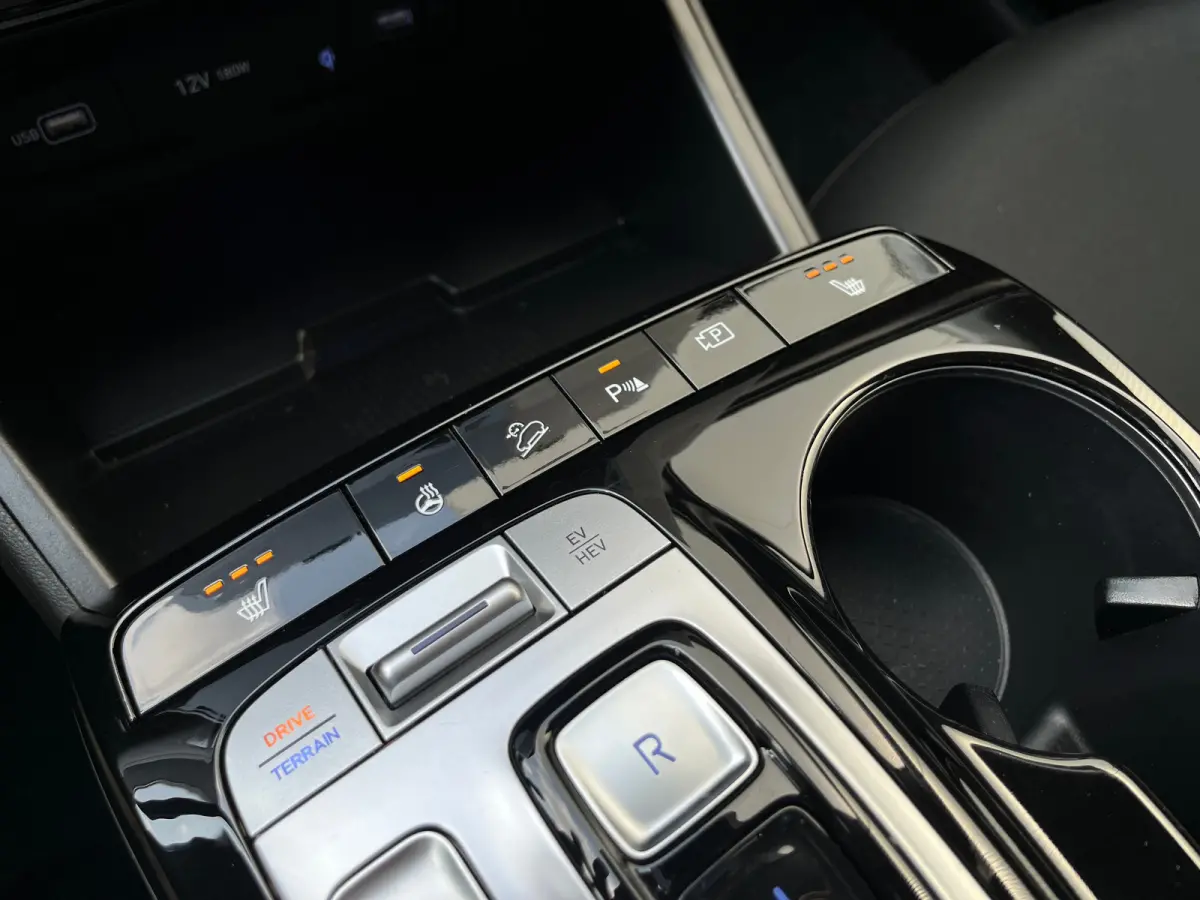 1.6 T-GDI 265pk PHEV Comfort Smart 4WD | Climate | Camera | Carplay | Keyless | Navigatie | Full - Led | Elek. Klep | Winterpakket | 19" Lichtmetaal | Krell Audio | Digitale Cockpit | Parkee