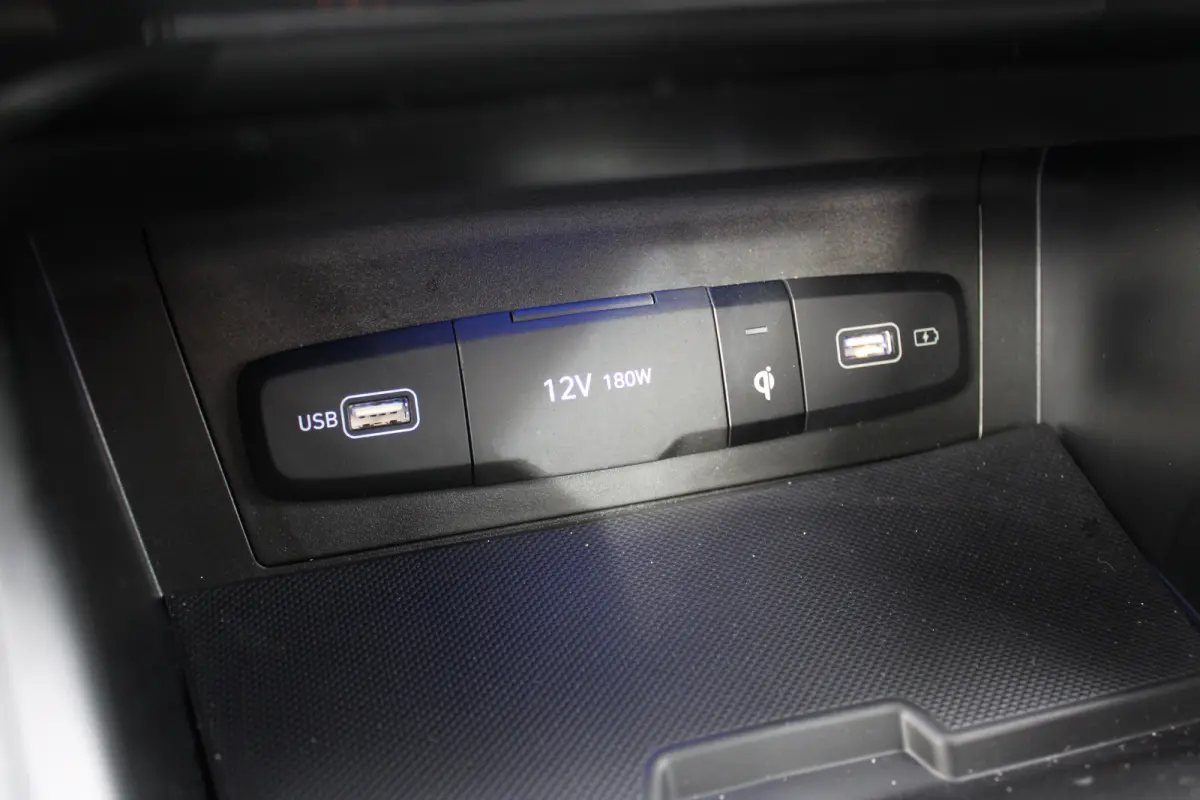 1.6 T-GDI PHEV Comfort Smart 4WD | DAB ontvanger | Achteruitrijcamera | Adaptive cruise control | Lane Assist | Stoel verwarming | | Achterbank in delen neerklapbaar | Achteruitrijcamera | A